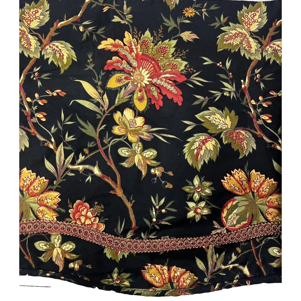 Waverly Felicite Noir Scallop Valance 68x16